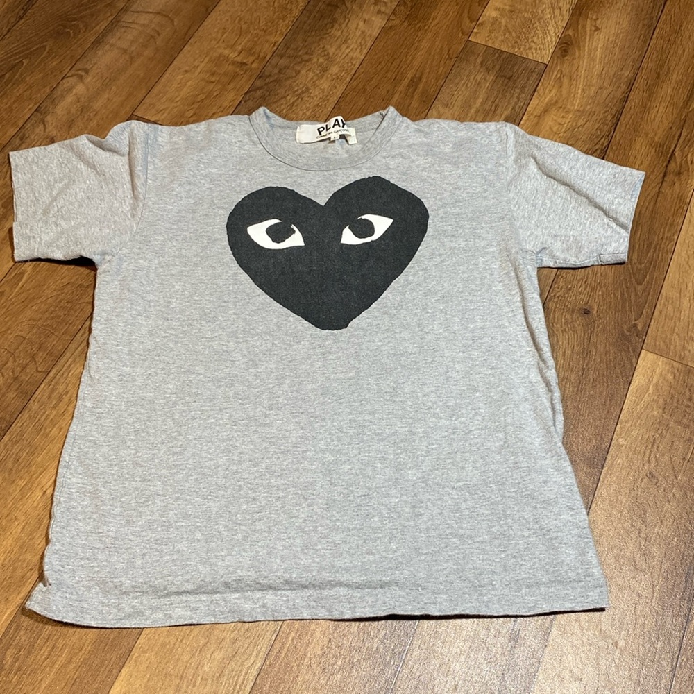 Play Comme de Garçons T-shirt large heart grey casual women
